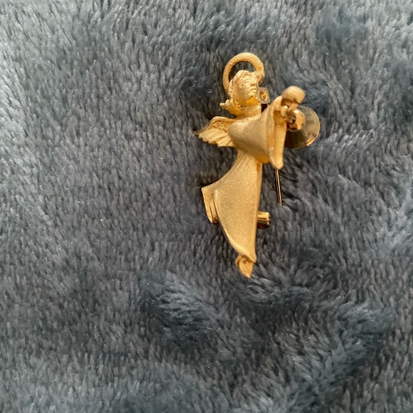 Vintage EUC Robyn Rush Christmas angel pin with movable dangling bell - Picture 6 of 7
